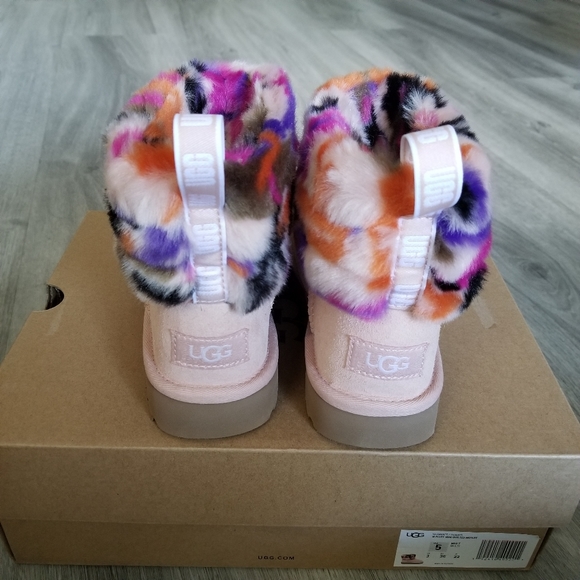 UGG Fluff Mini Quilted Motlee Suede Boot. - Picture 4 of 7